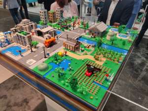 Die IFAT 2026 – Ein Rückblick auf vier intensive Messetage 2 Bild: IFAT München – Messestand mit LEGO-Modell